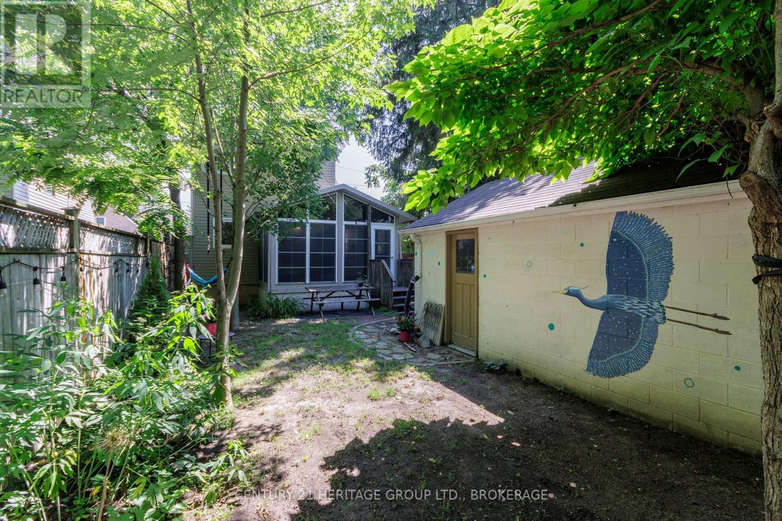 6 ST CATHERINE STREET - 39