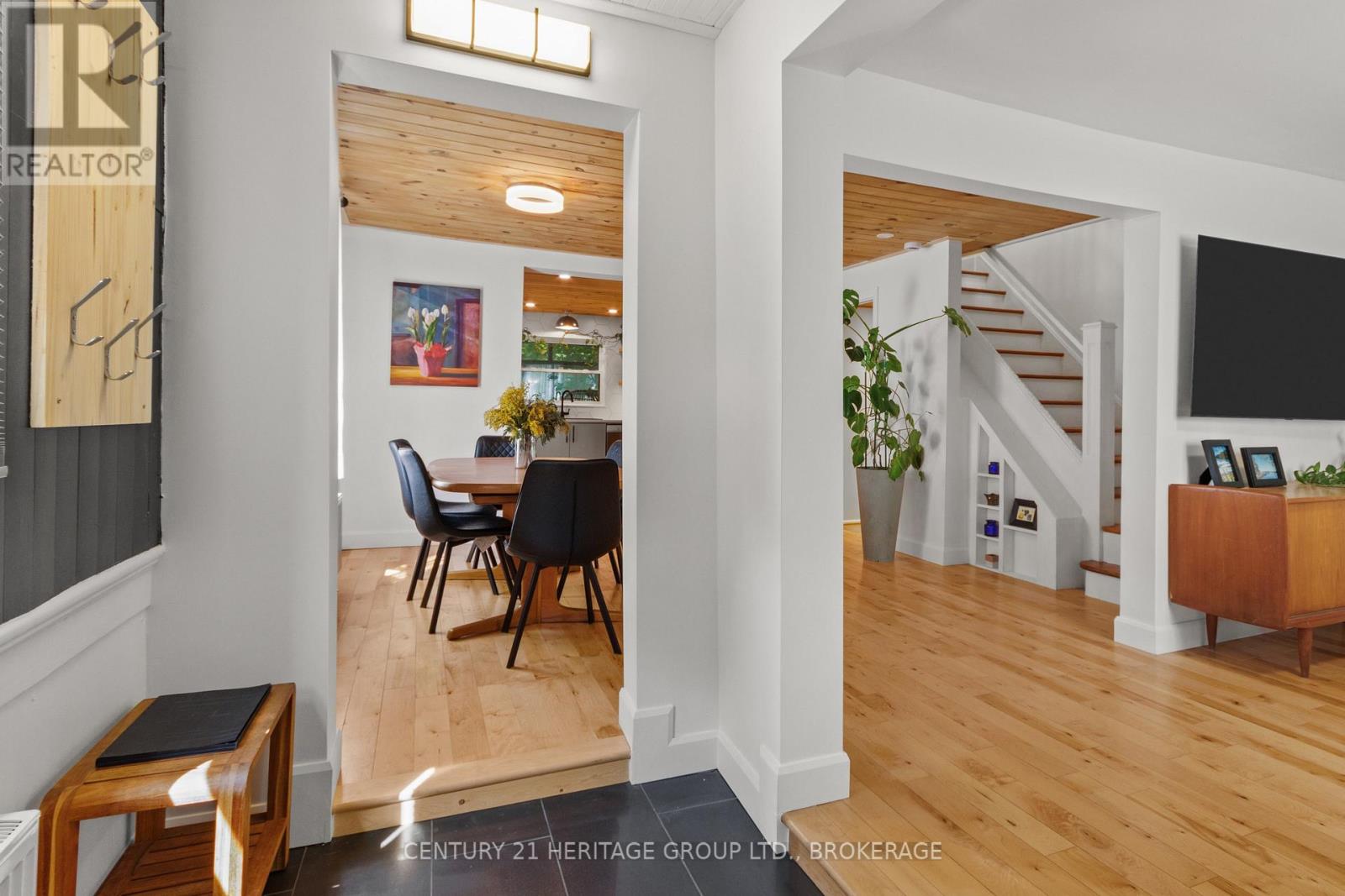 6 ST CATHERINE STREET - 4