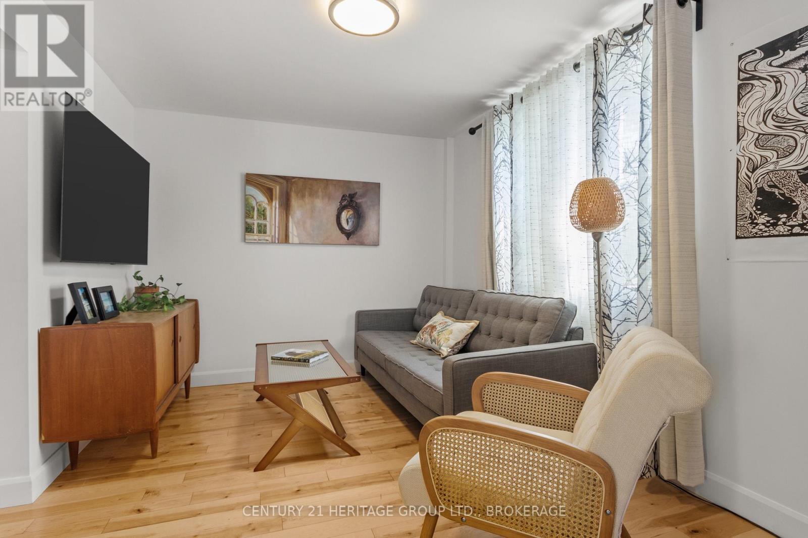 6 ST CATHERINE STREET - 5