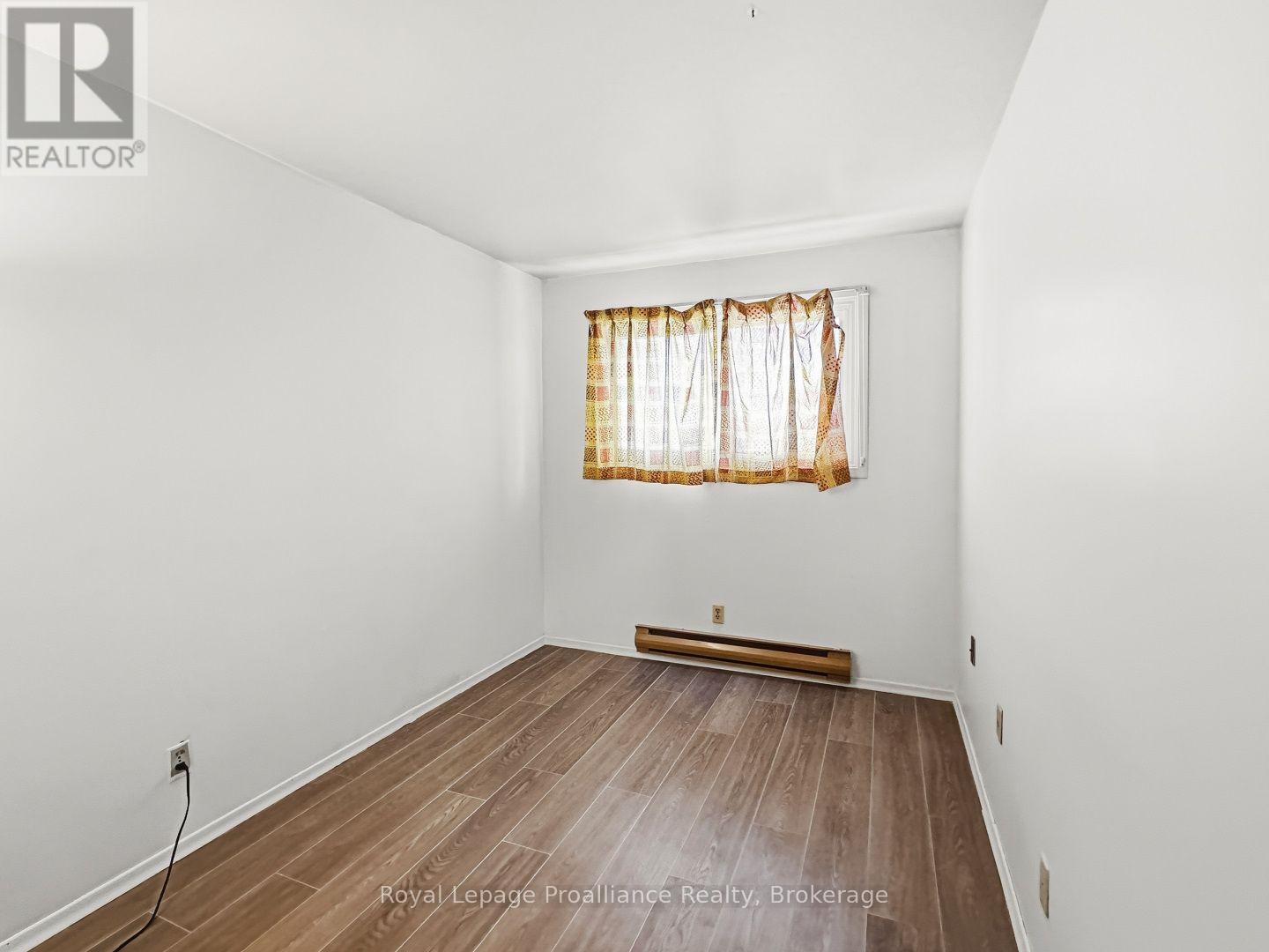 7 TIFFANY PLACE - 15