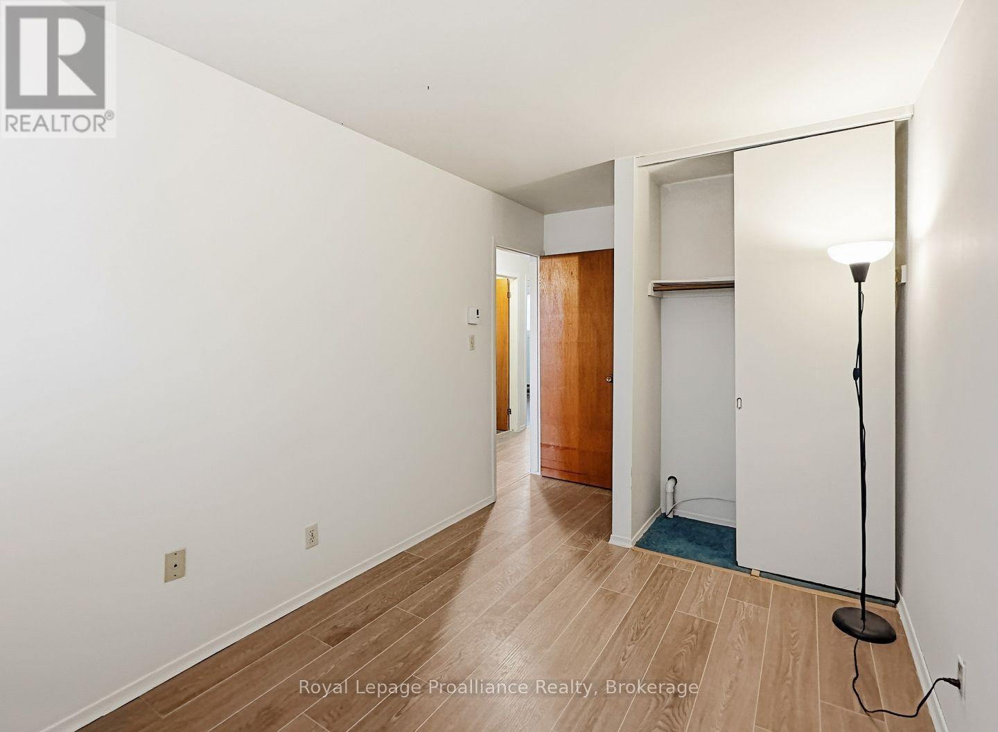 7 TIFFANY PLACE - 16