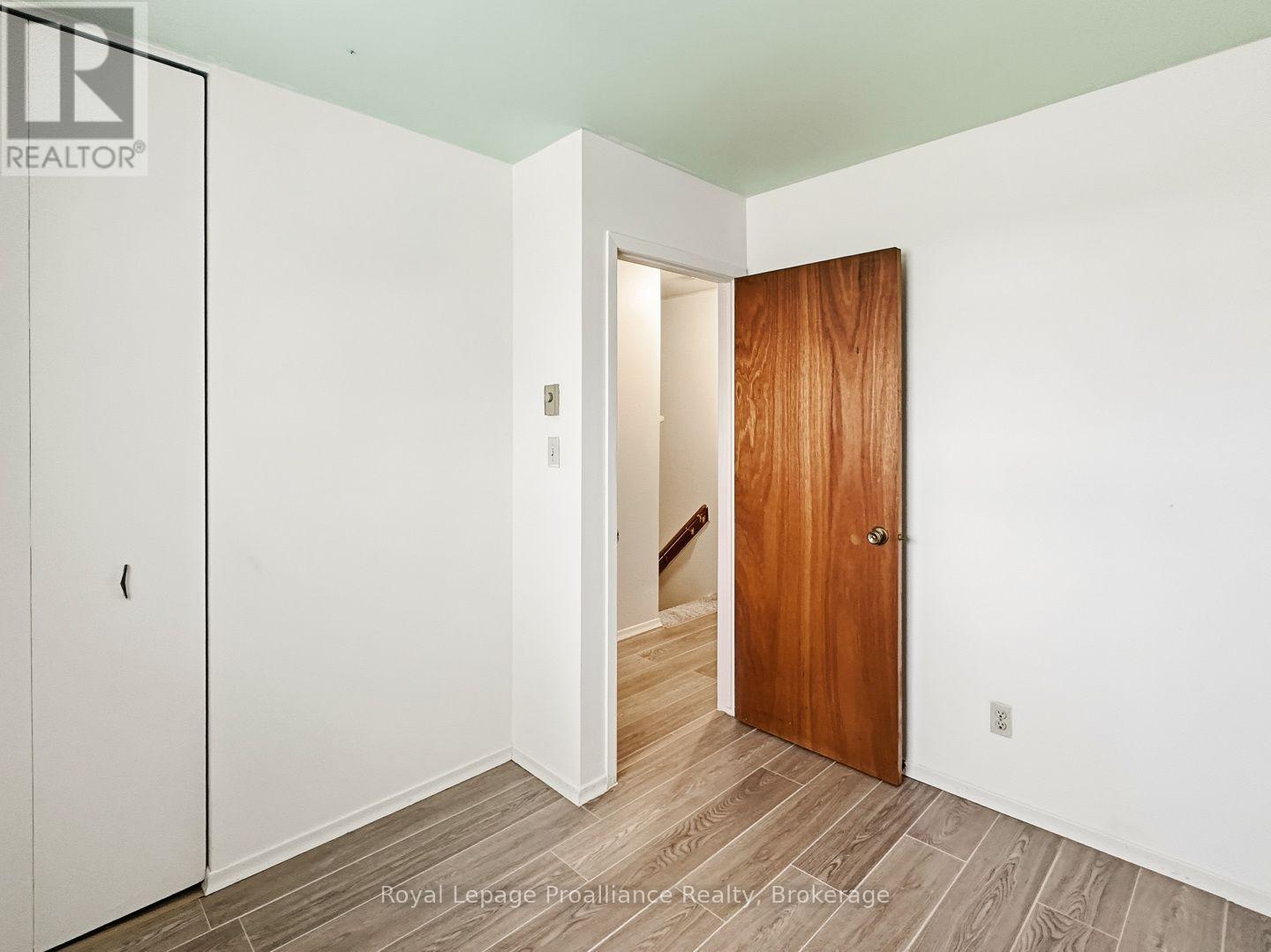 7 TIFFANY PLACE - 18