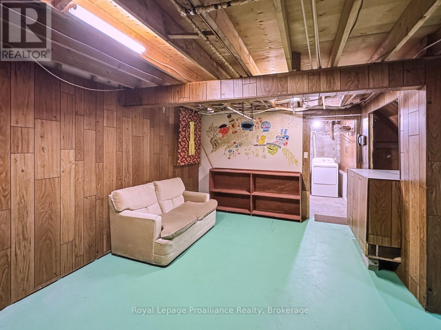 7 TIFFANY PLACE - 25