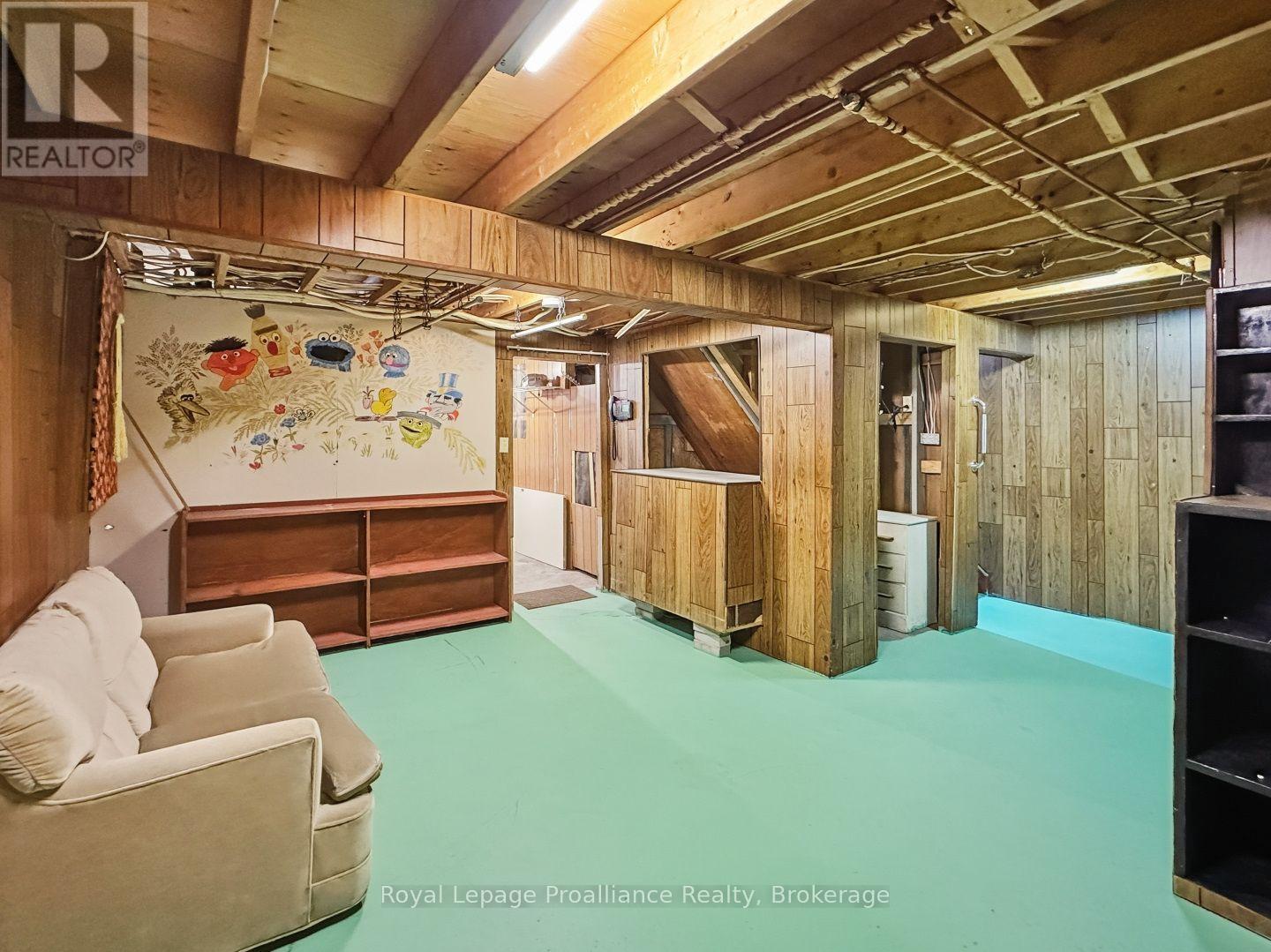 7 TIFFANY PLACE - 26