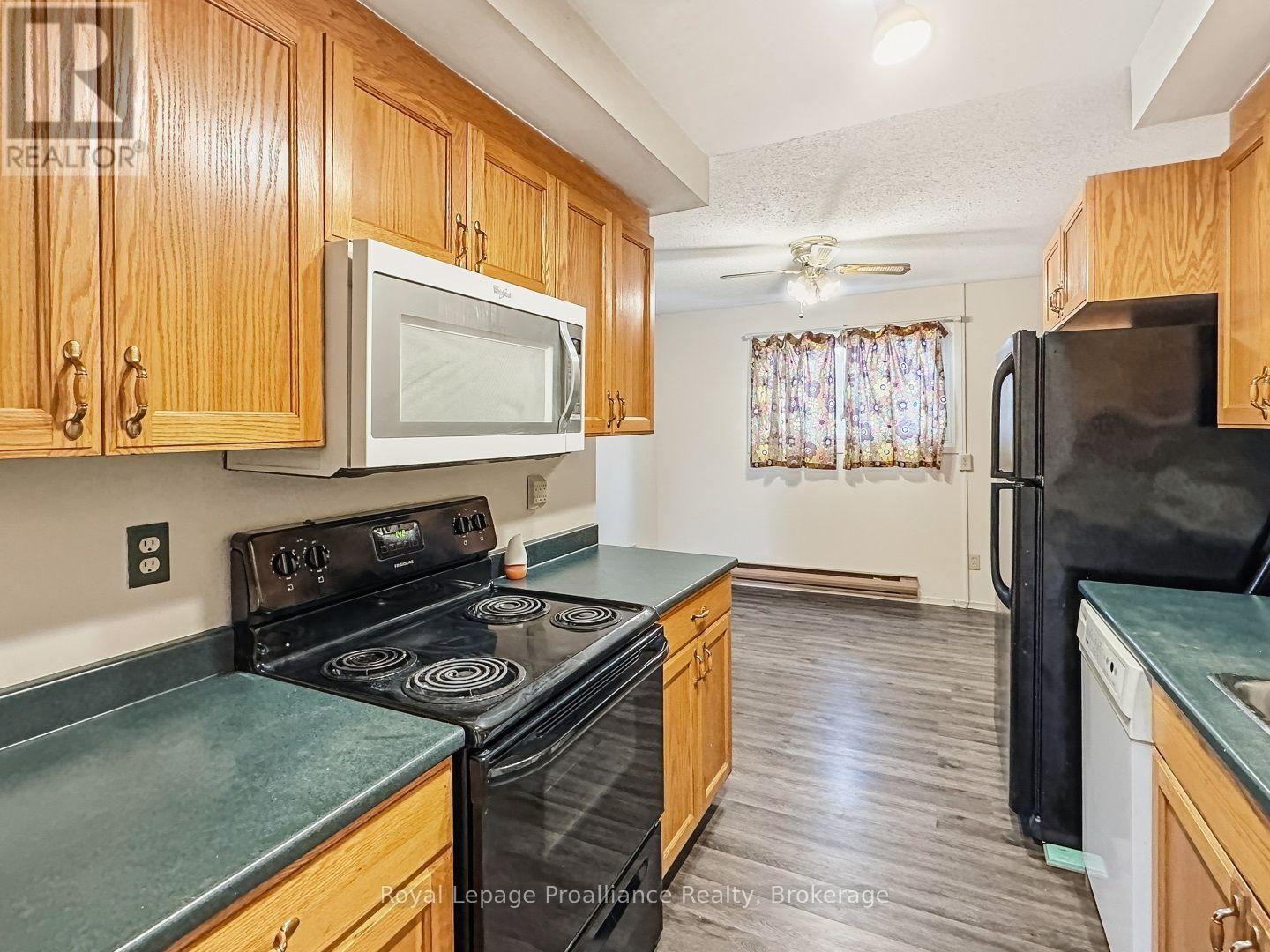 7 TIFFANY PLACE - 8