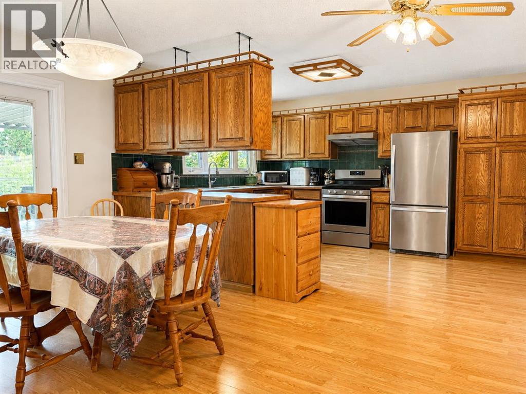 5756 55 Street - 11