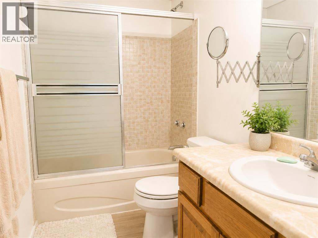5756 55 Street - 20