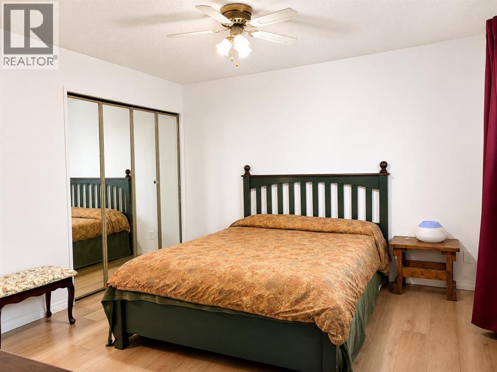 5756 55 Street - 14