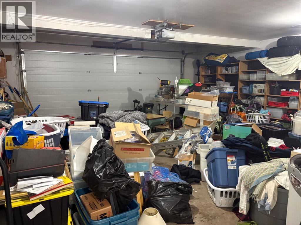 5756 55 Street - 23