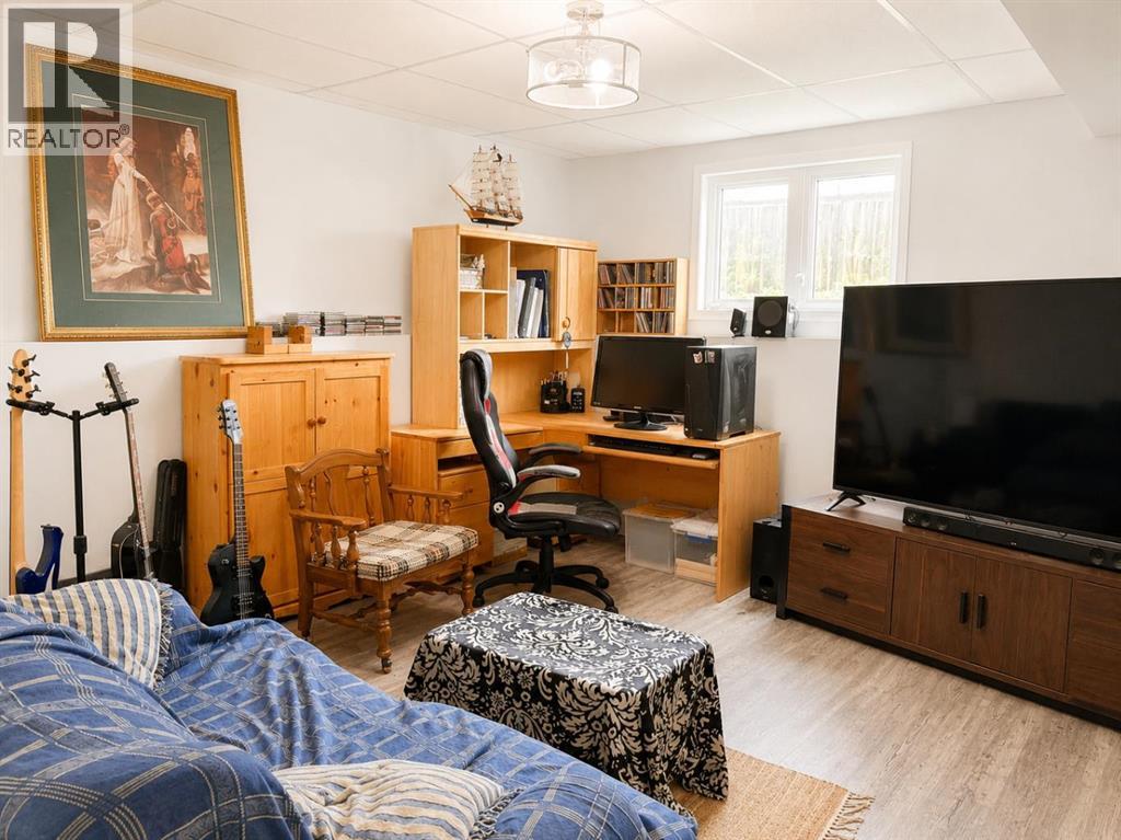 5756 55 Street - 18