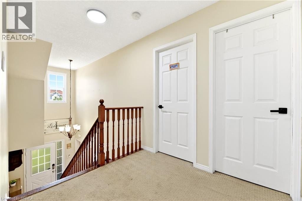 6 JONES Lane - 13