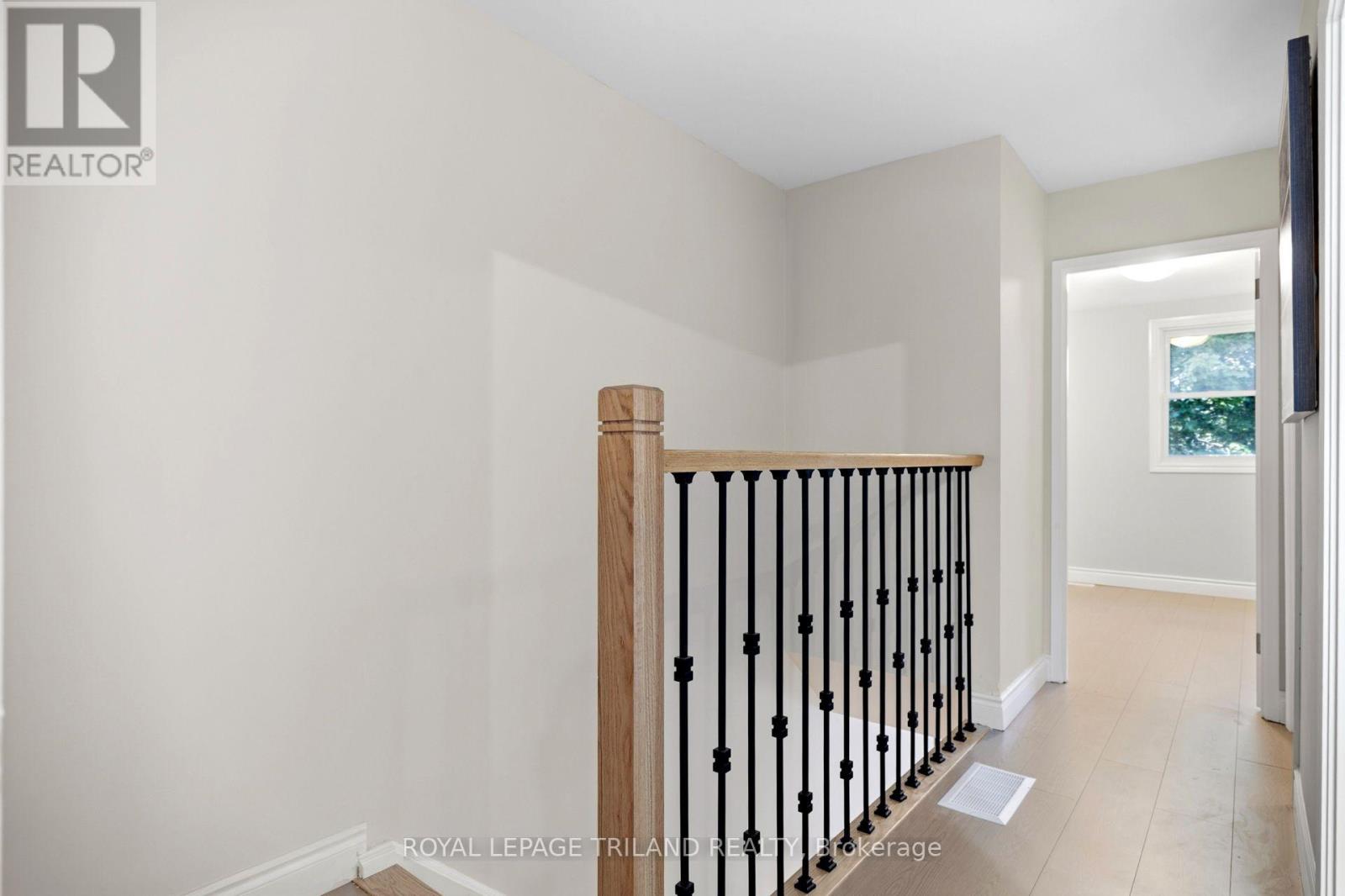 #8 710 WONDERLAND ROAD S - 15