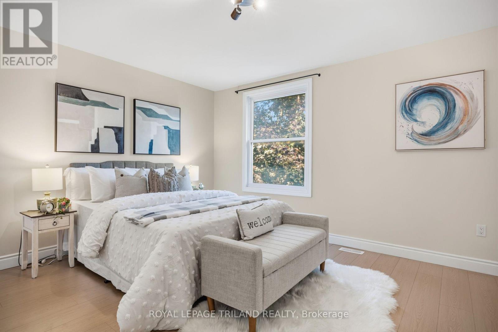 #8 710 WONDERLAND ROAD S - 16