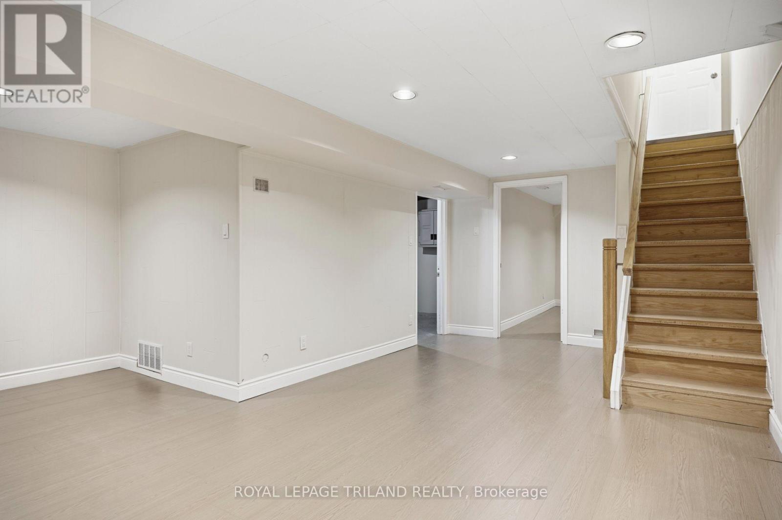 #8 710 WONDERLAND ROAD S - 24
