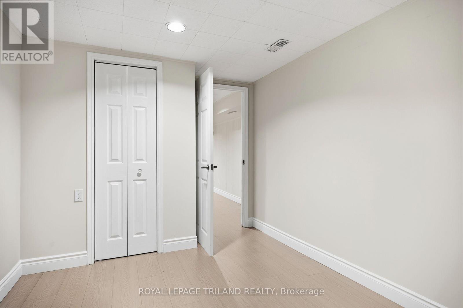 #8 710 WONDERLAND ROAD S - 26