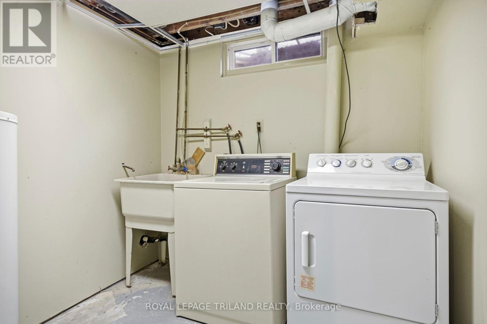 #8 710 WONDERLAND ROAD S - 28