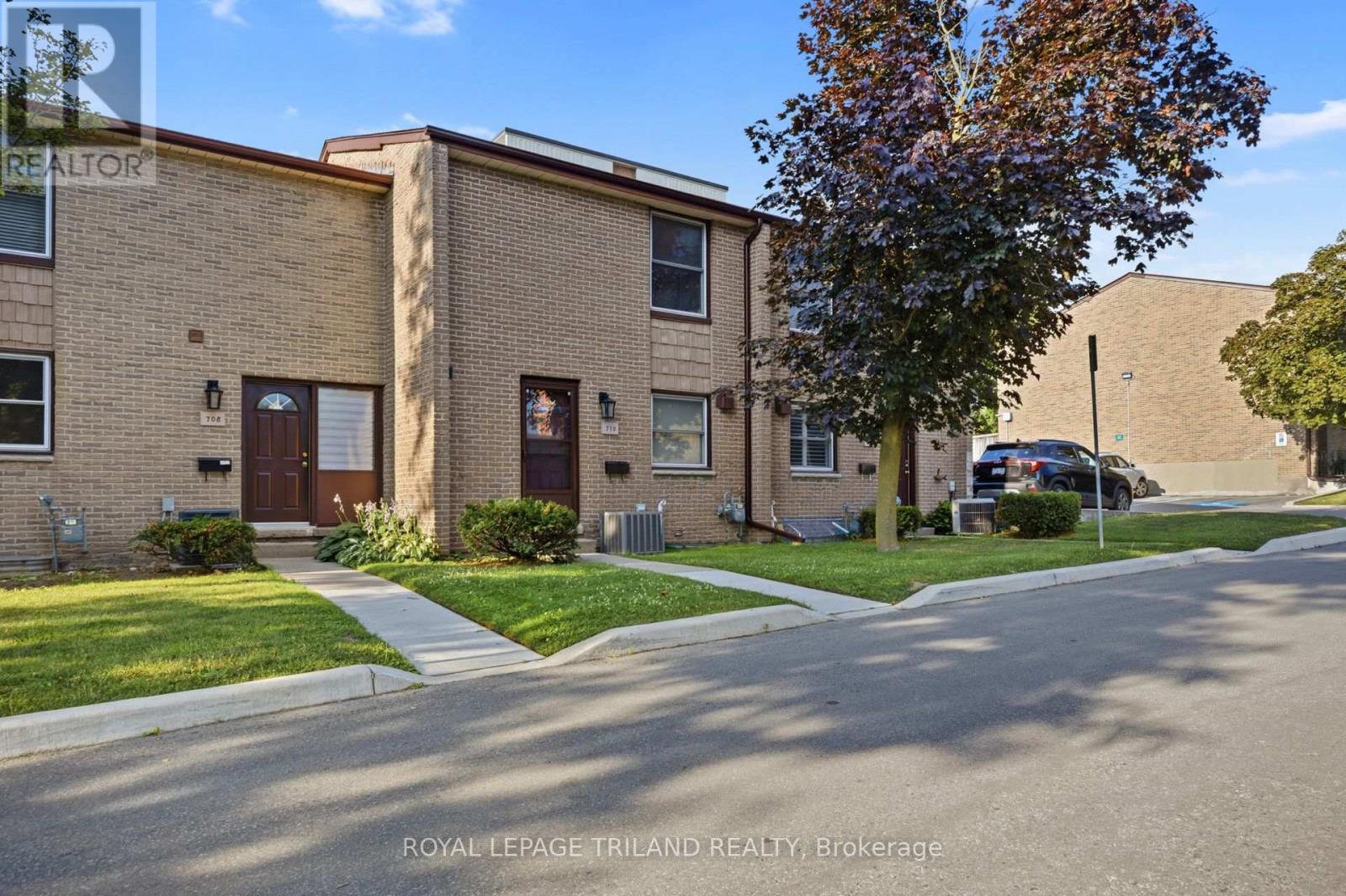 #8 710 WONDERLAND ROAD S - 3