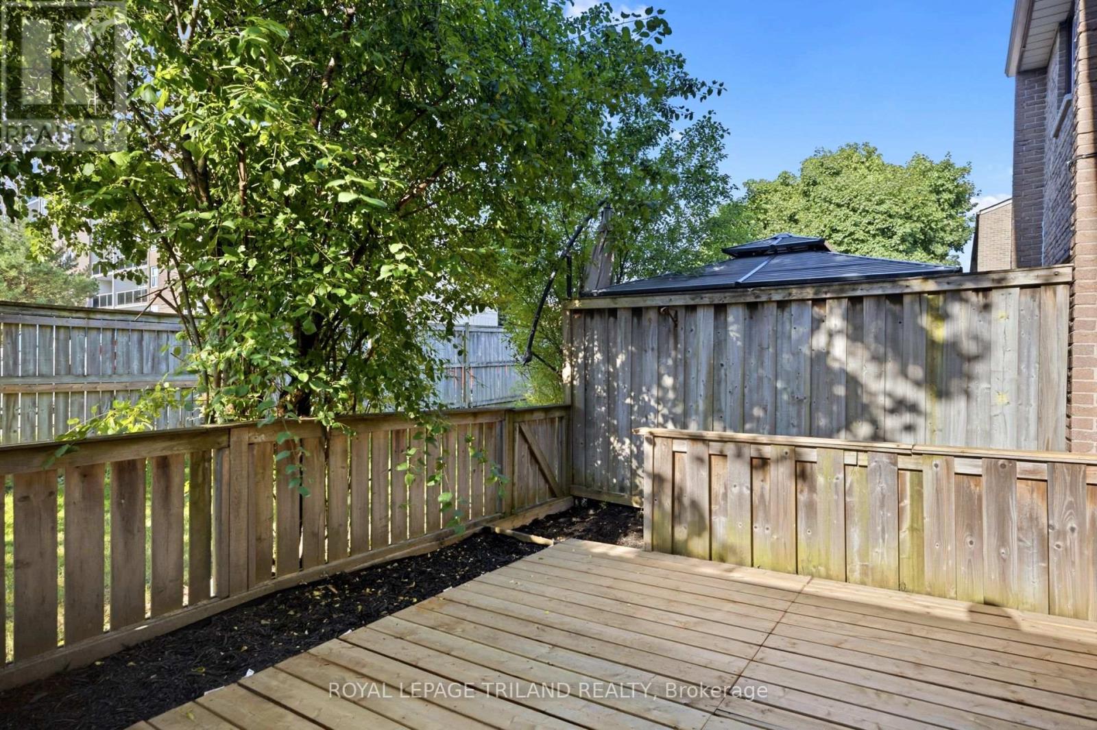 #8 710 WONDERLAND ROAD S - 31