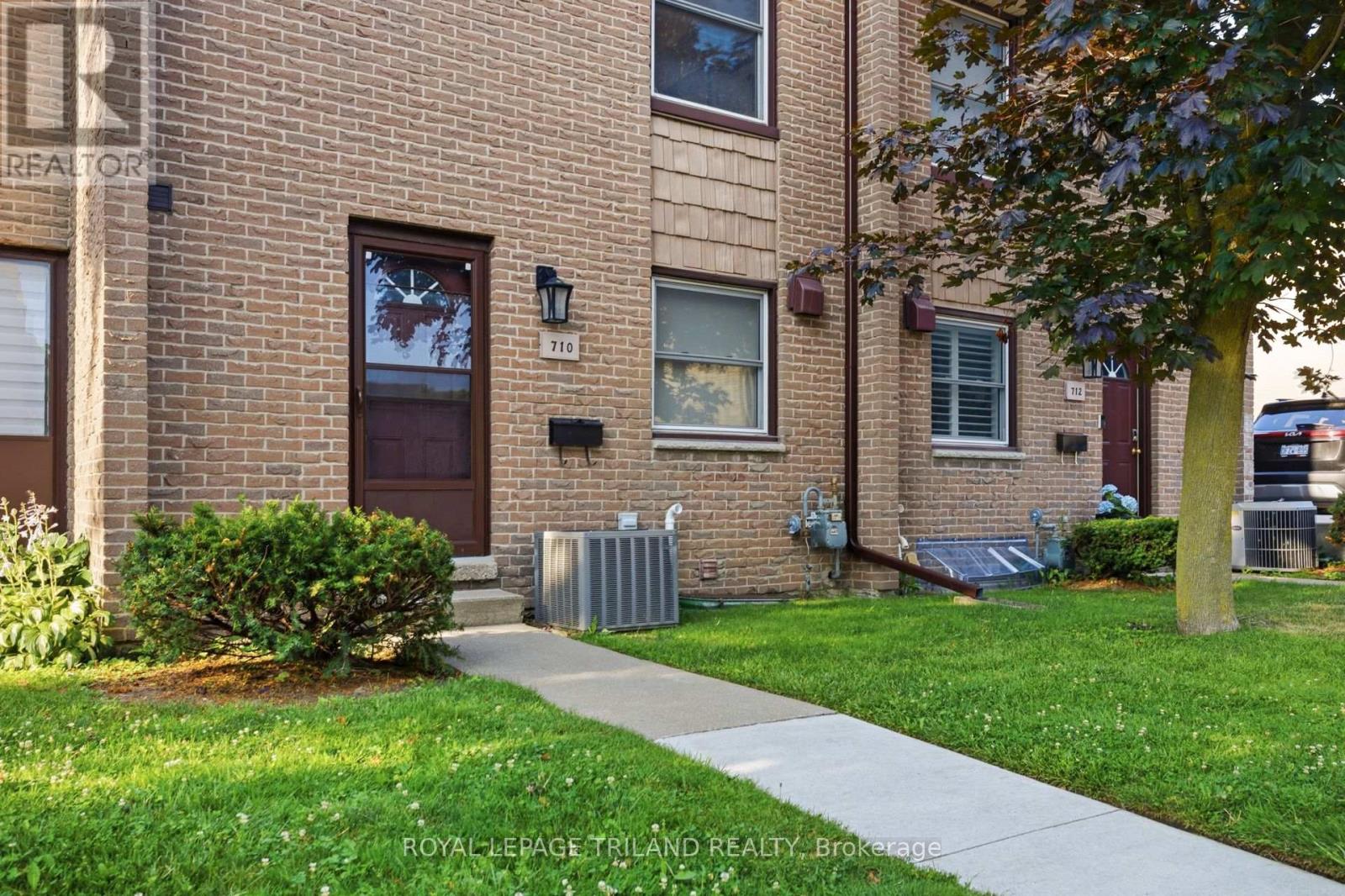 #8 710 WONDERLAND ROAD S - 4