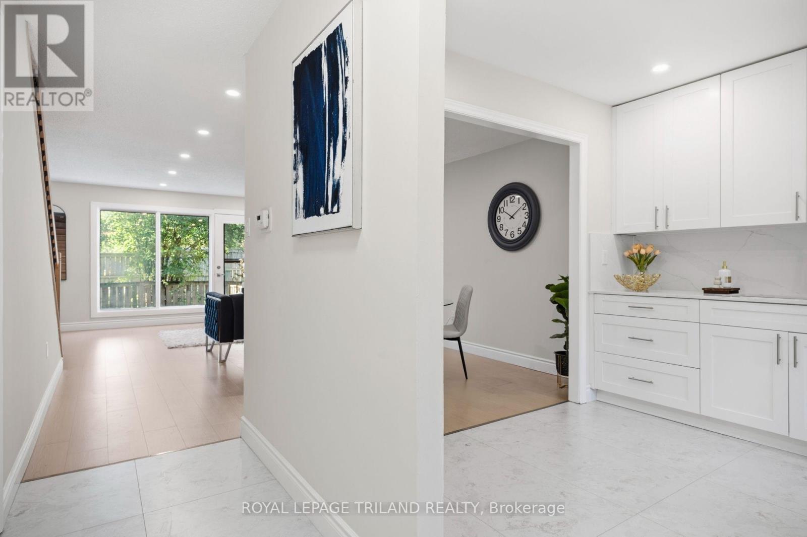 #8 710 WONDERLAND ROAD S - 8