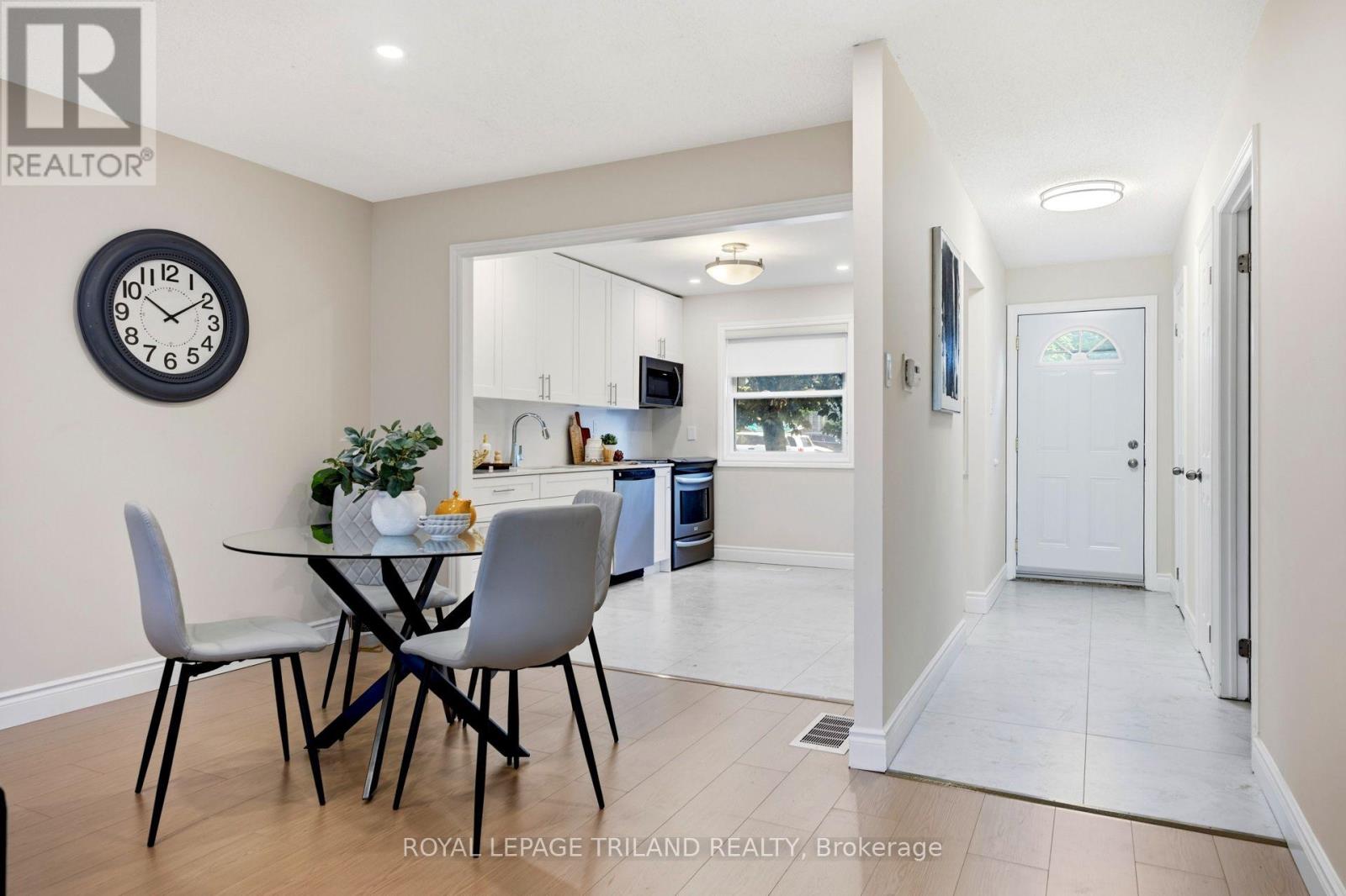 #8 710 WONDERLAND ROAD S - 9
