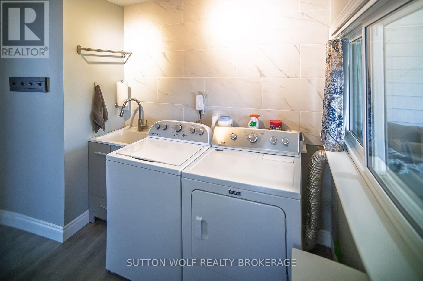 112 METCALFE STREET E - 12