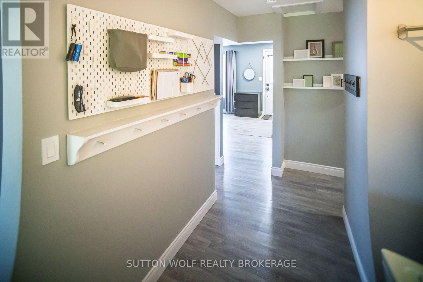 112 METCALFE STREET E - 13