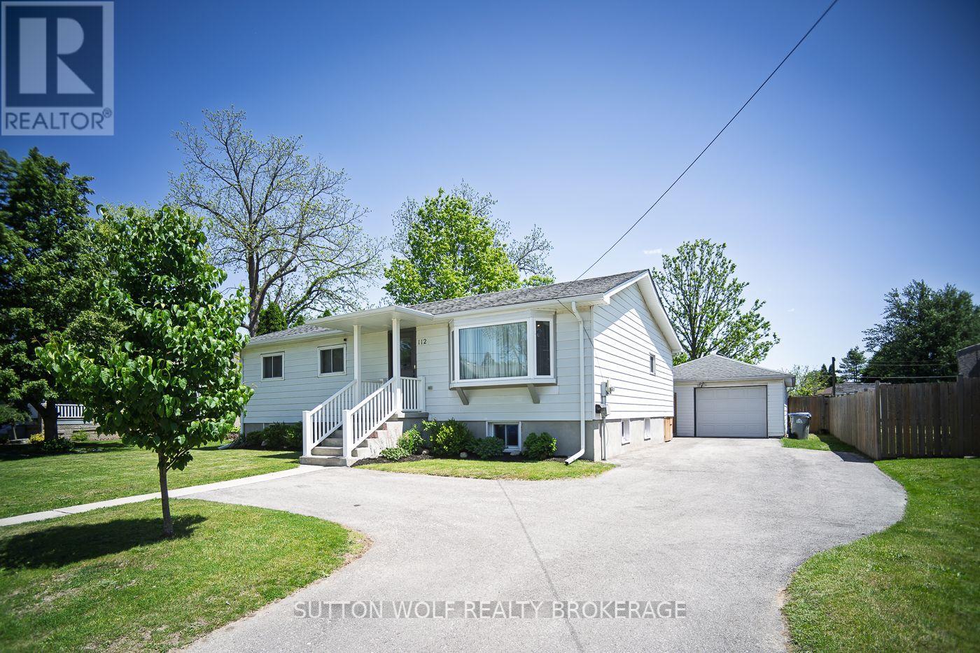 112 METCALFE STREET E - 2