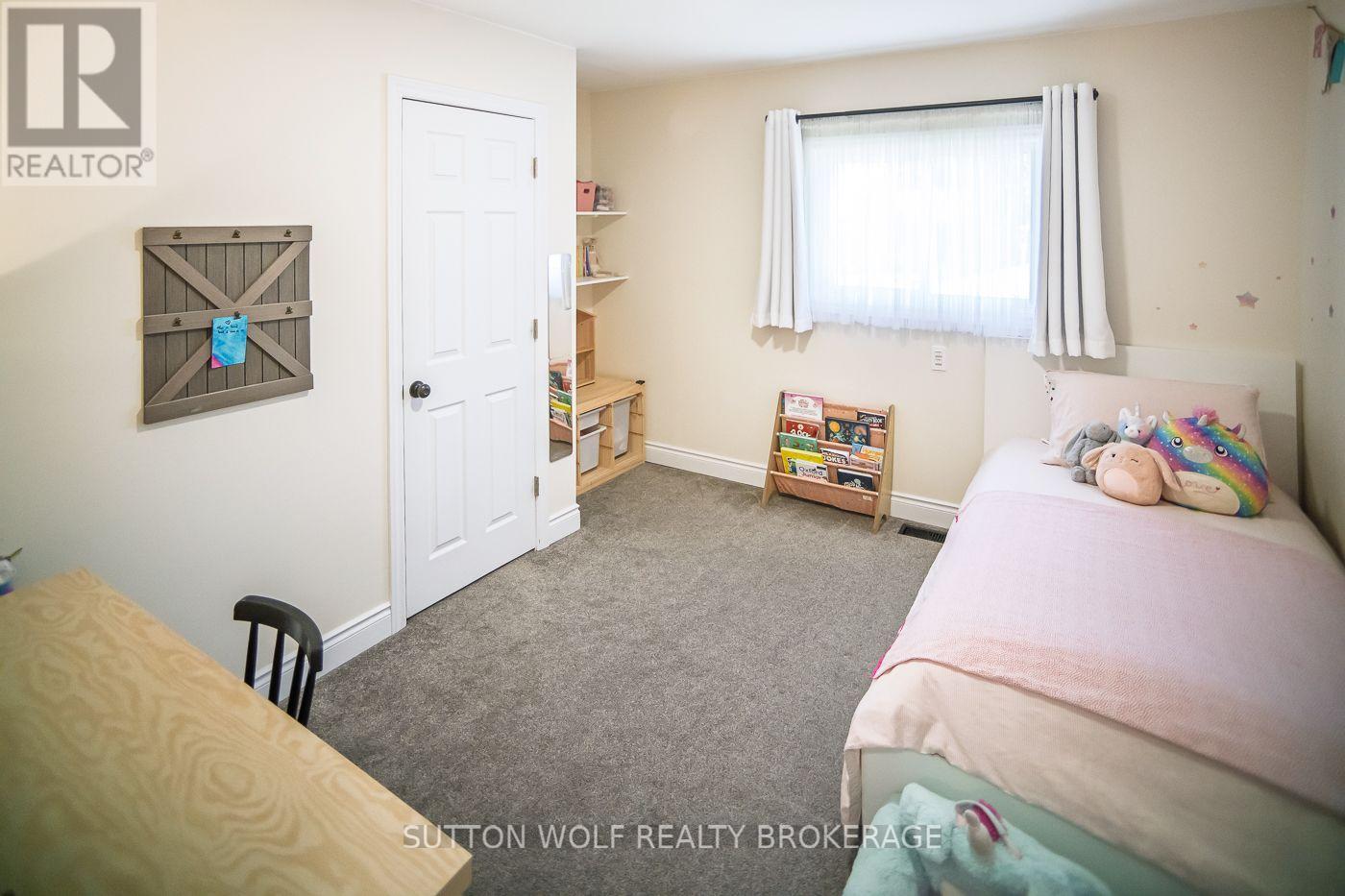 112 METCALFE STREET E - 20