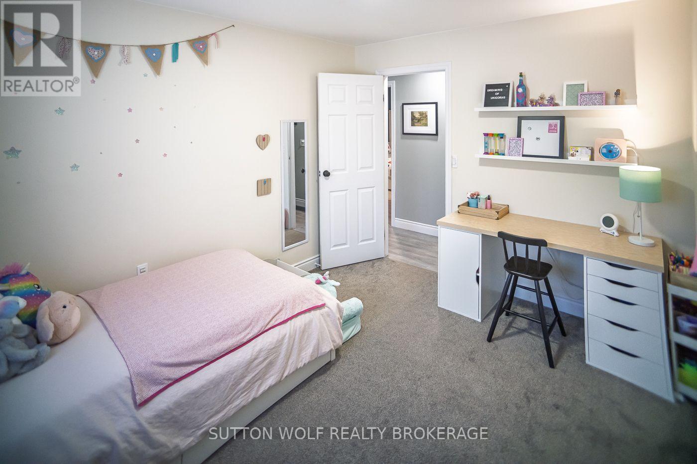 112 METCALFE STREET E - 22