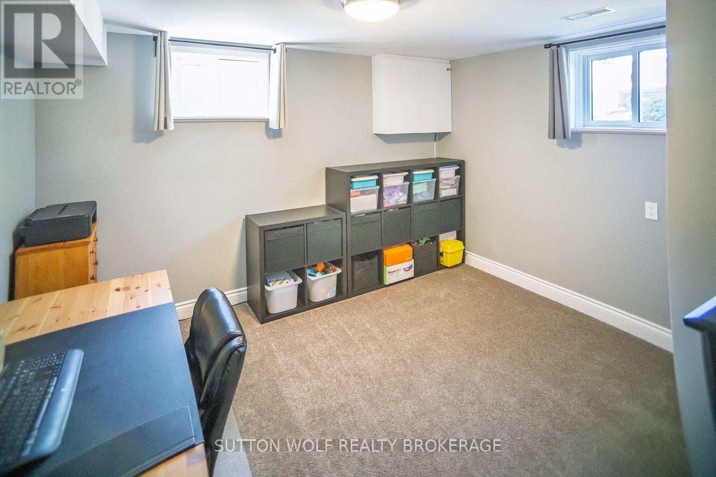 112 METCALFE STREET E - 35