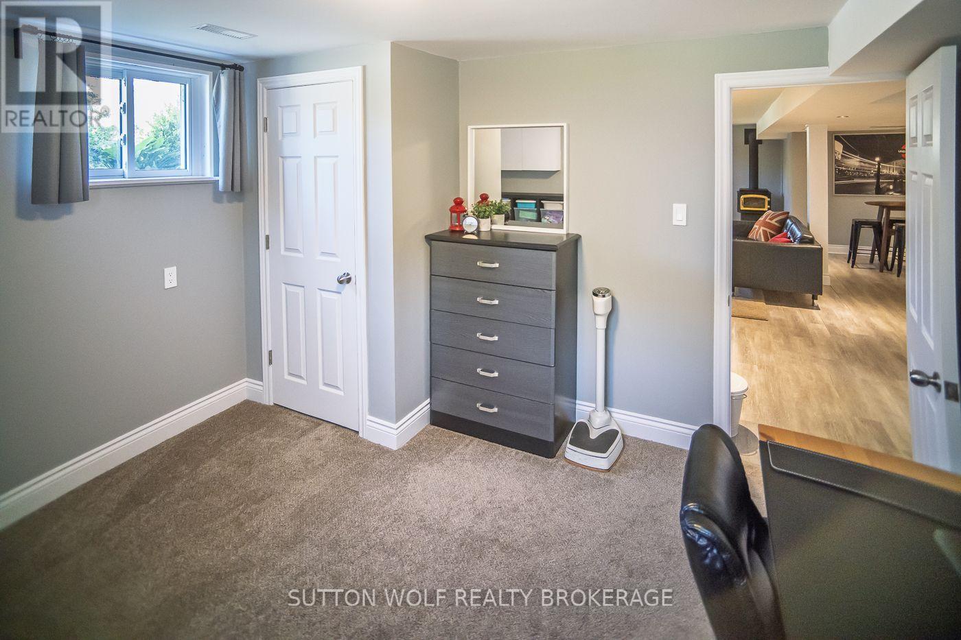112 METCALFE STREET E - 36