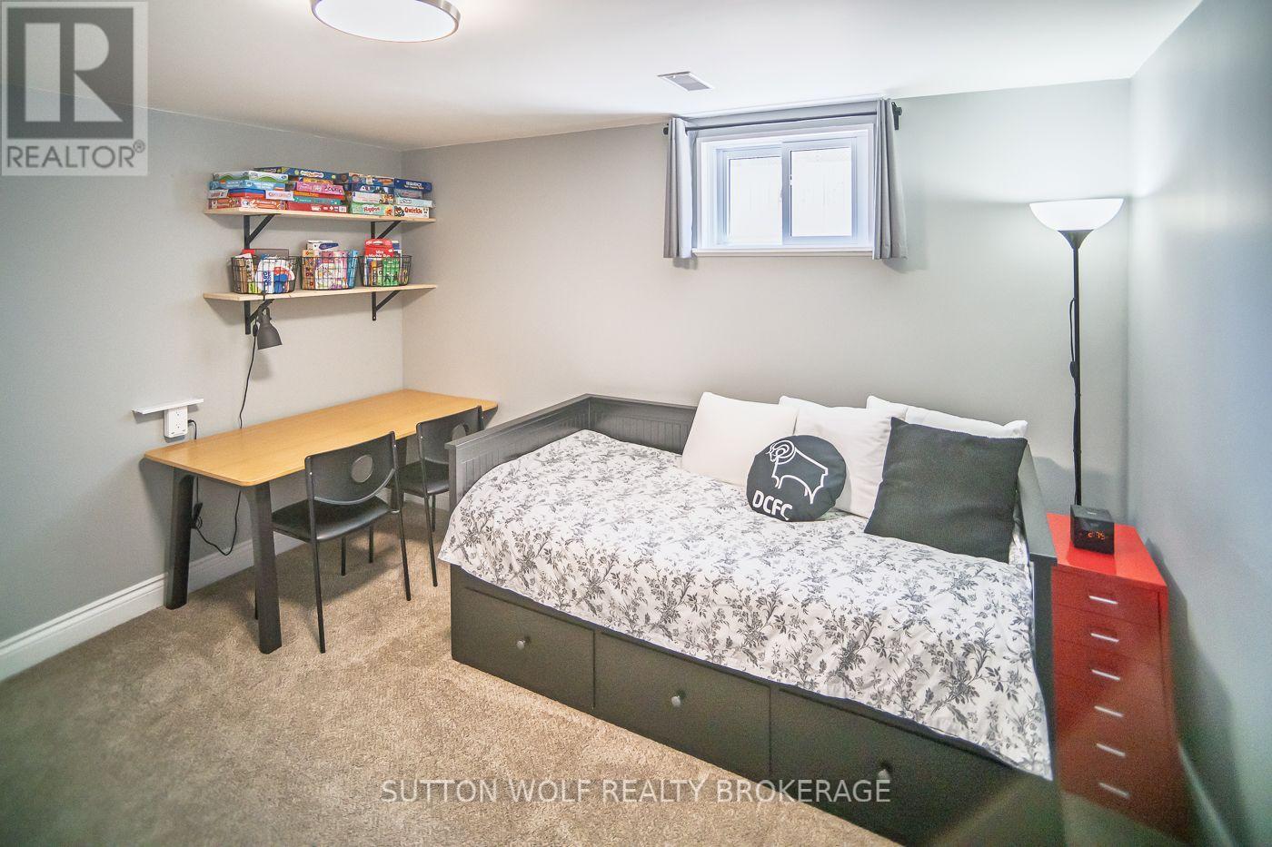 112 METCALFE STREET E - 38