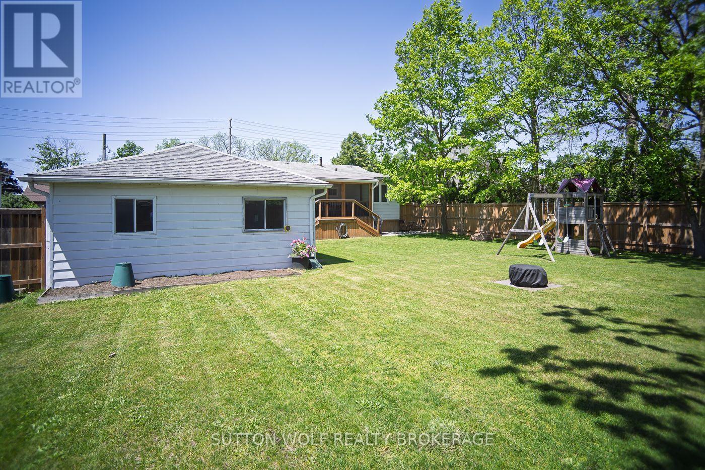 112 METCALFE STREET E - 48