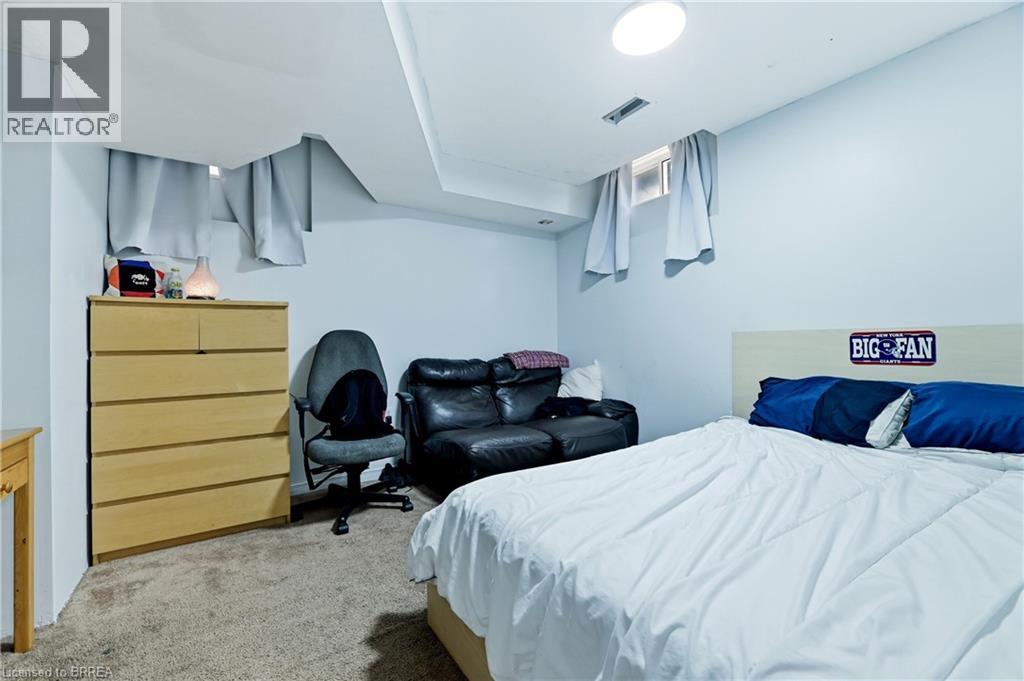 6 JONES Lane - 25