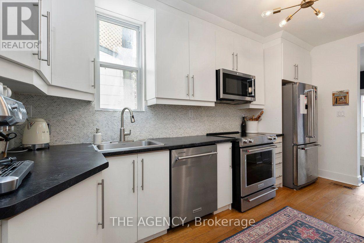 110 HASTINGS AVENUE - 13