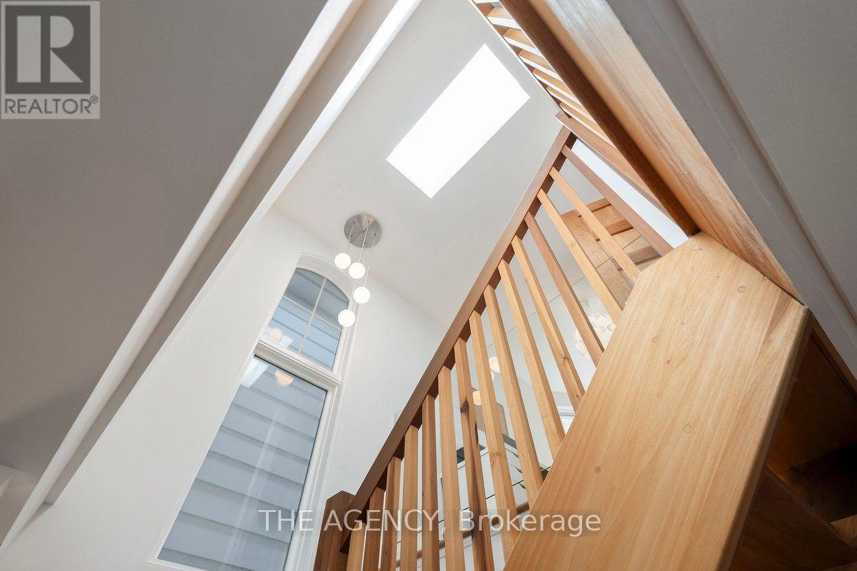 110 HASTINGS AVENUE - 17