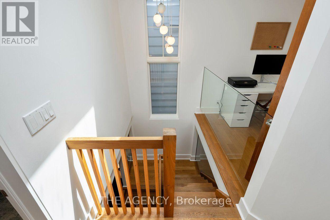 110 HASTINGS AVENUE - 18