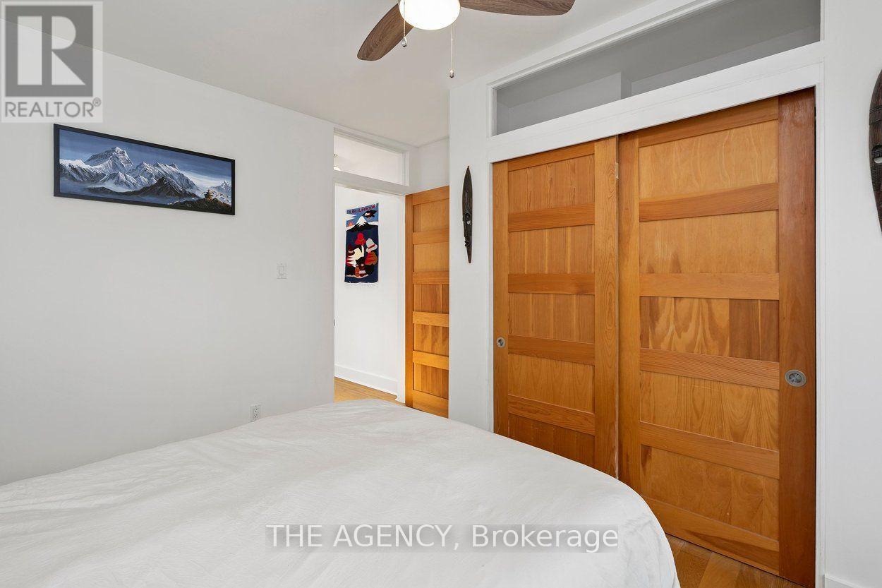 110 HASTINGS AVENUE - 21