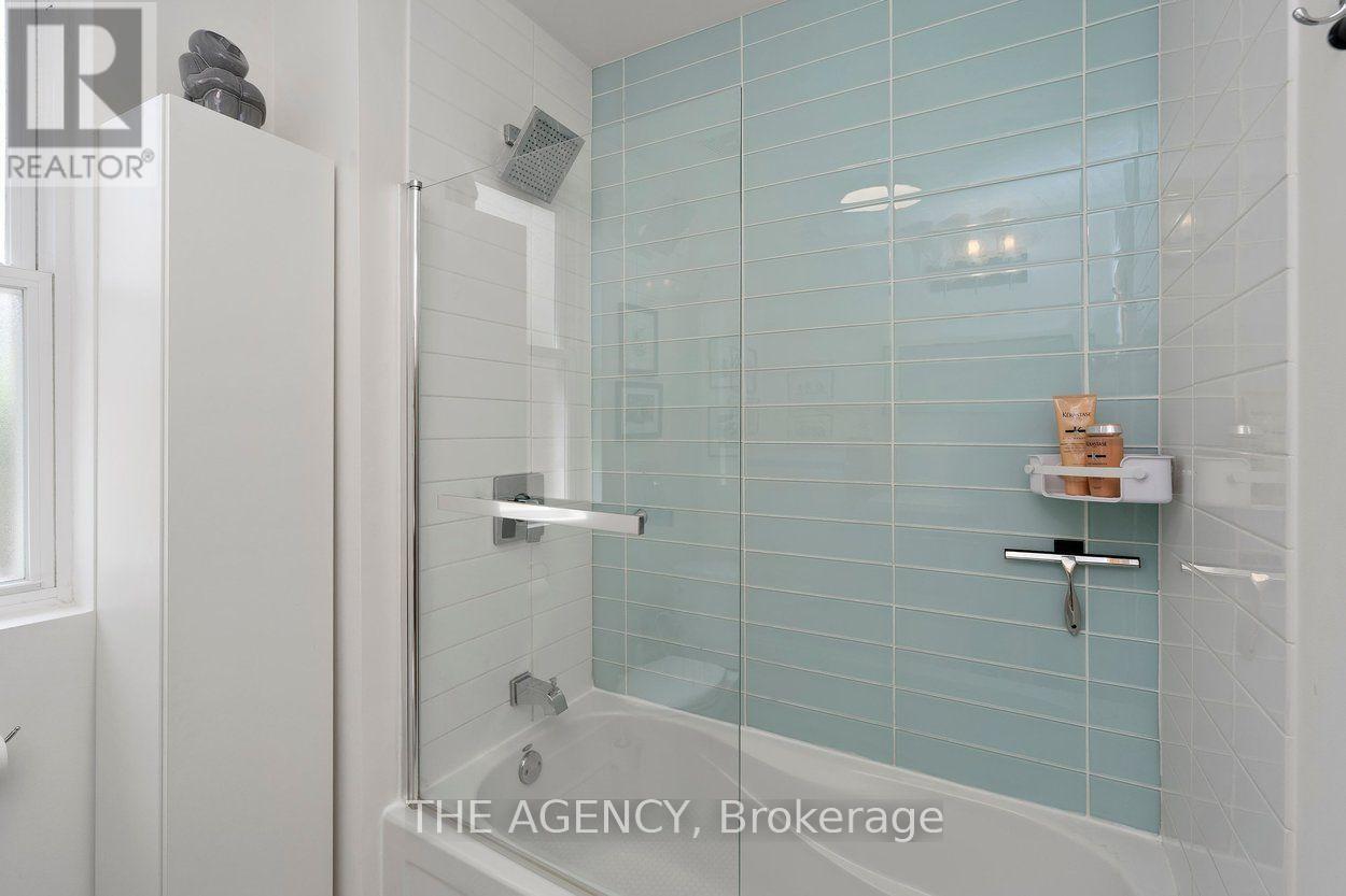 110 HASTINGS AVENUE - 24