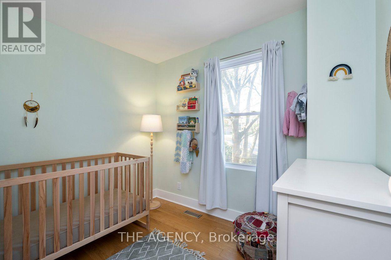 110 HASTINGS AVENUE - 26