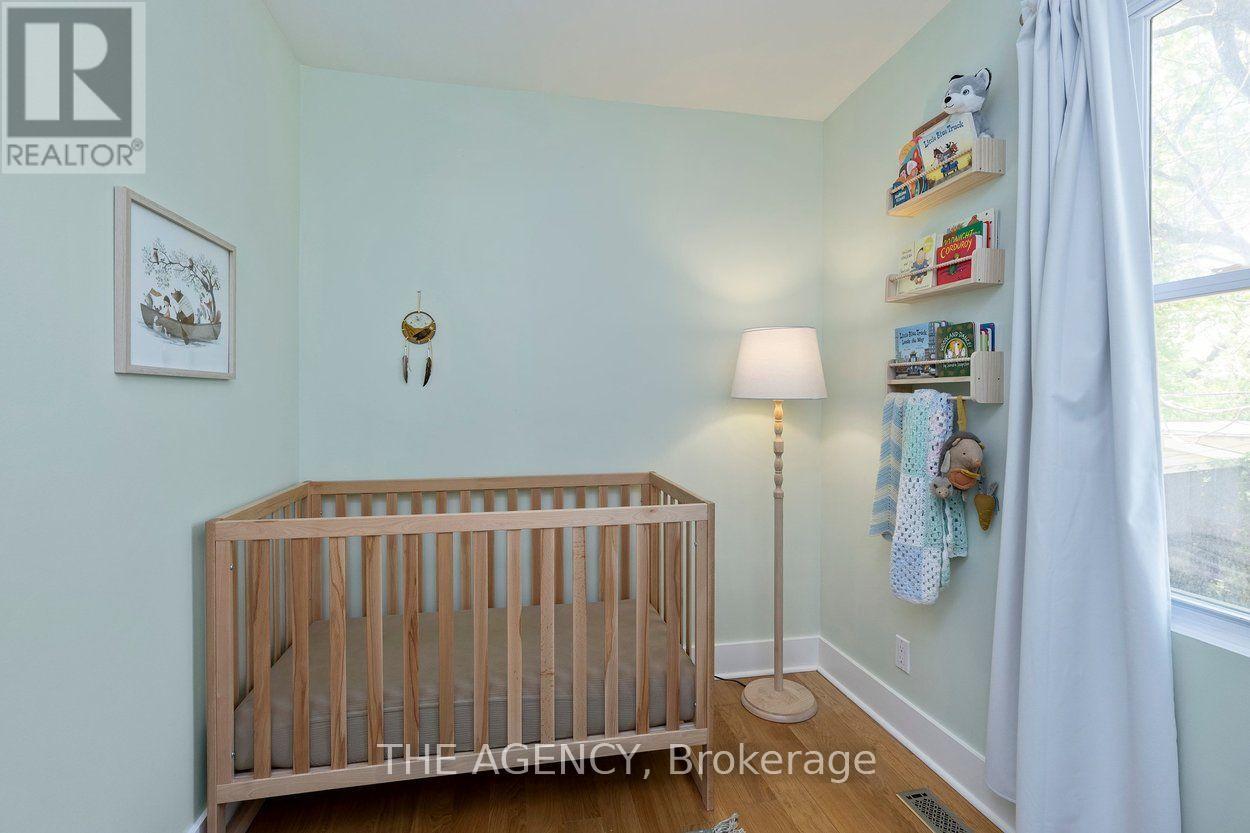 110 HASTINGS AVENUE - 27