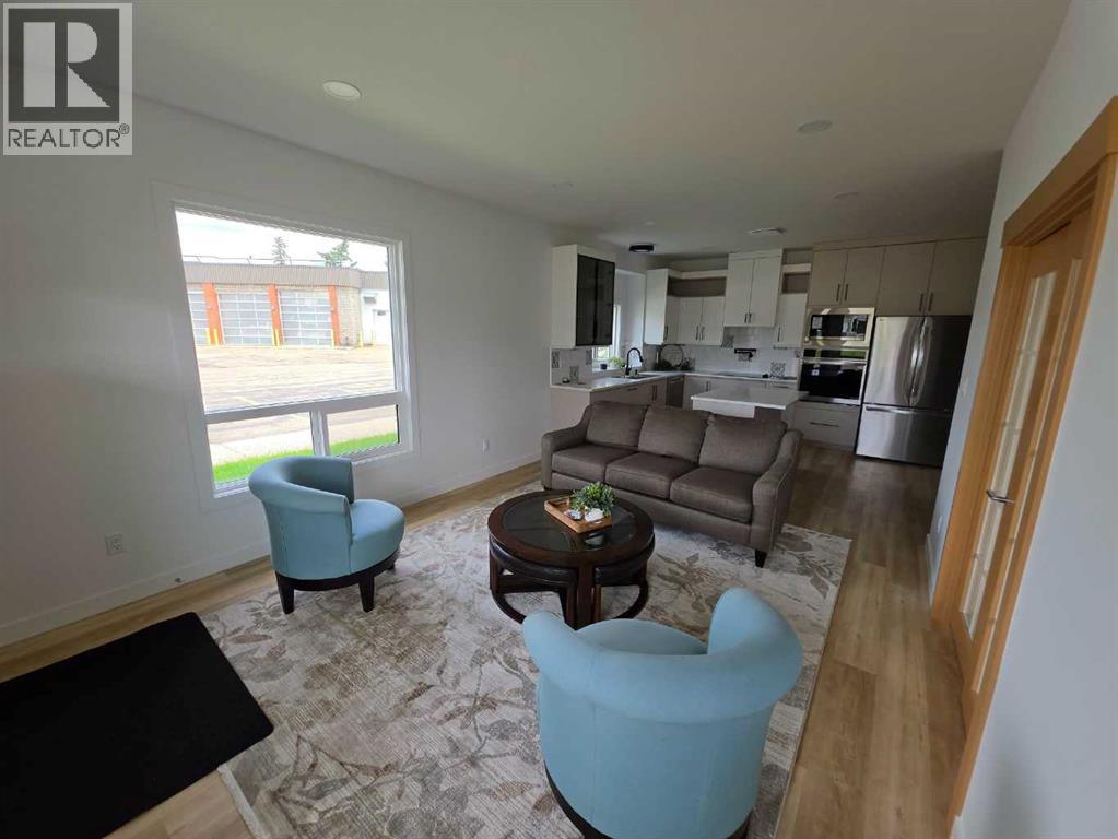 #2, 4738 49A Avenue - 6