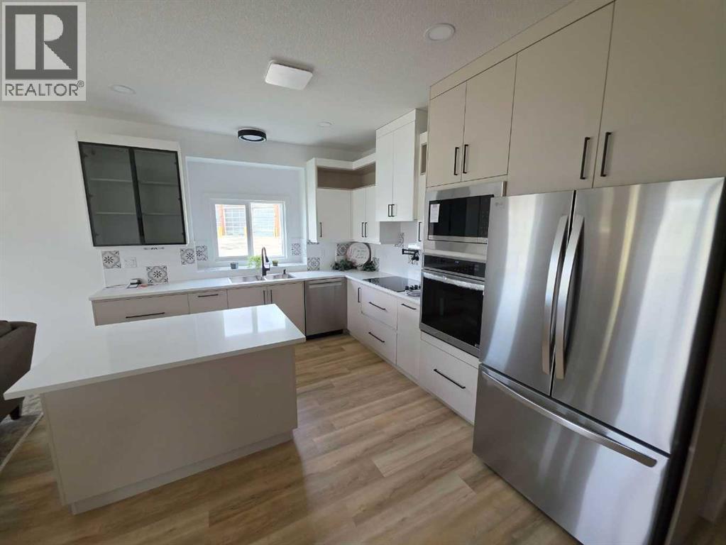 #2, 4738 49A Avenue - 8