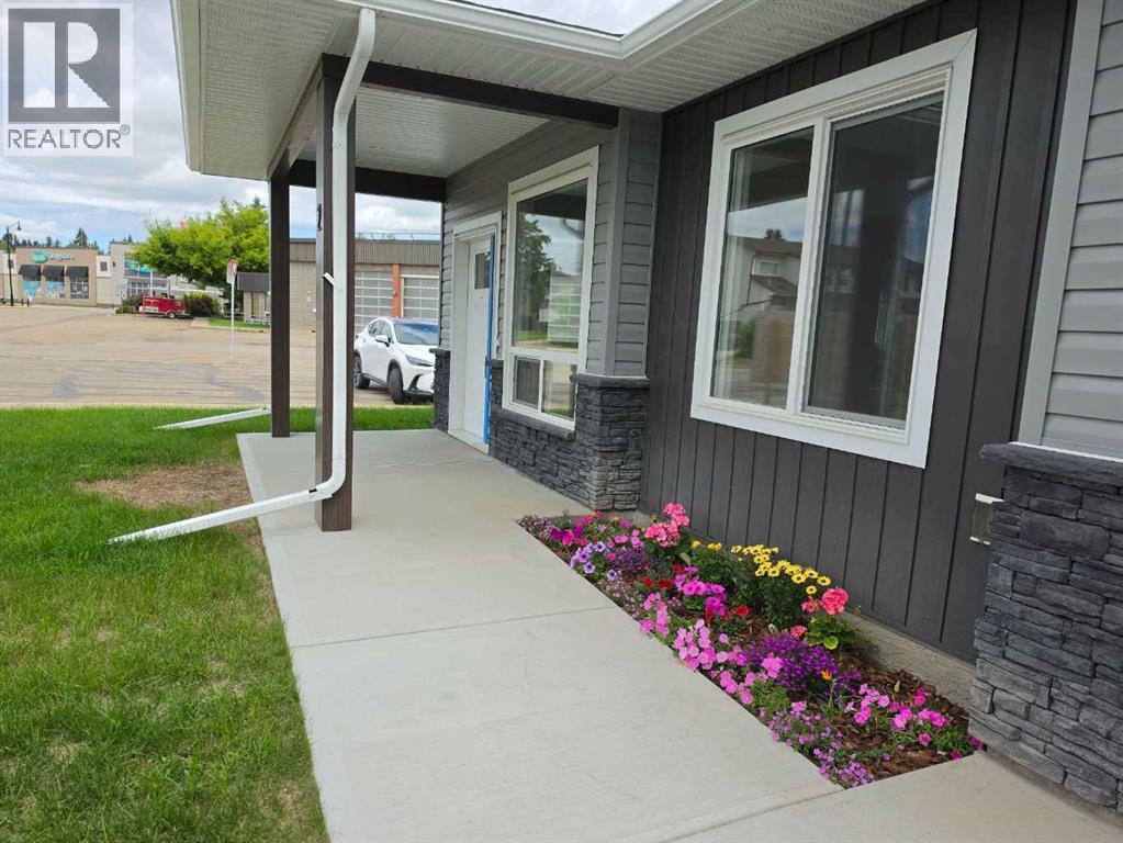#2, 4738 49A Avenue - 3
