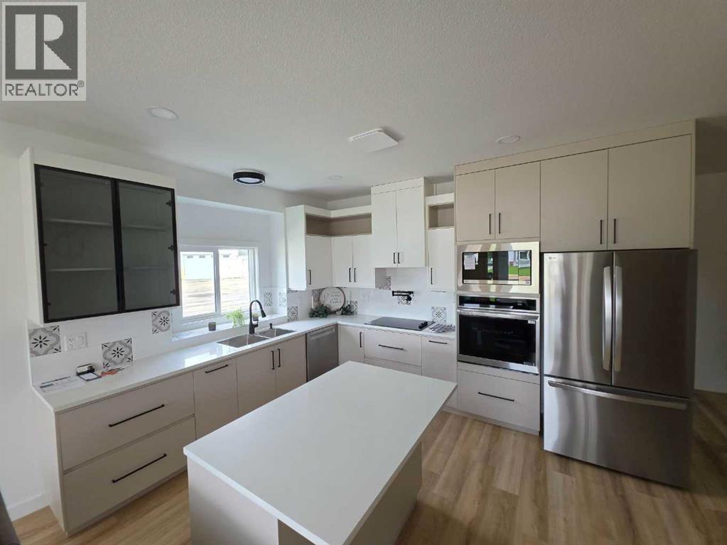 #2, 4738 49A Avenue - 9