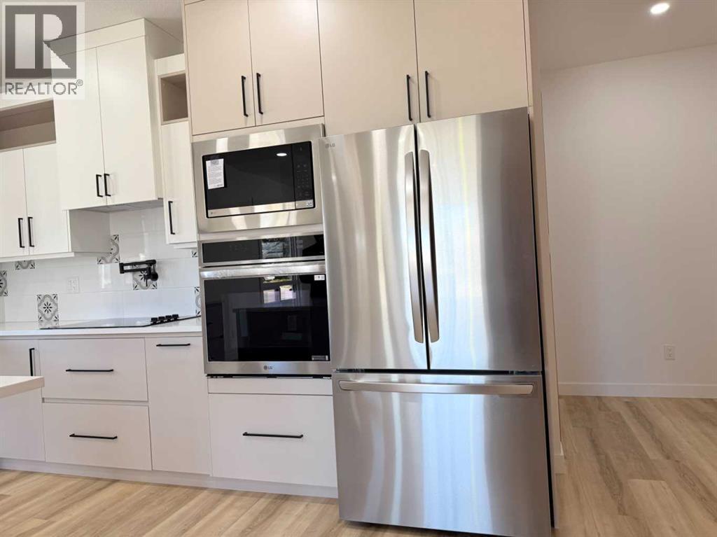 #2, 4738 49A Avenue - 10