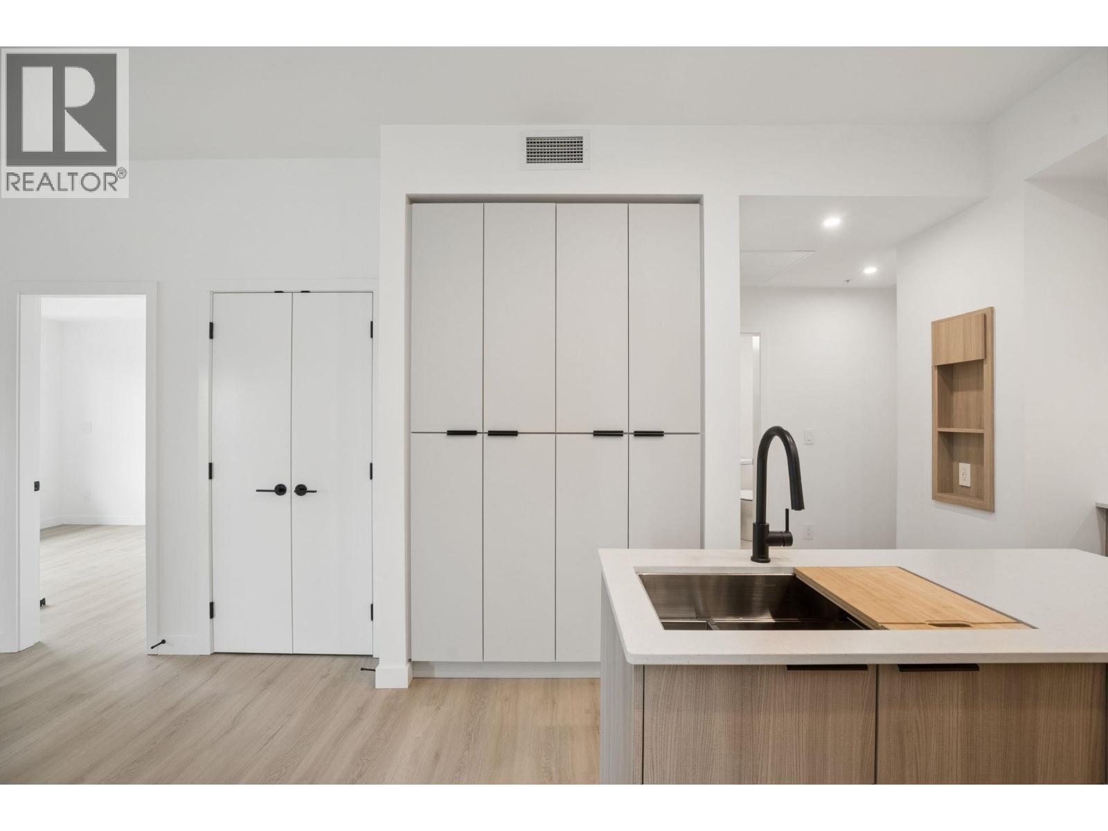 3 Bed, 2 Bath Apartment for Sale in Coquitlam – 602 623 KEMSLEY AVENUE, Coquitlam – MLS# R3111049 - Image 6
