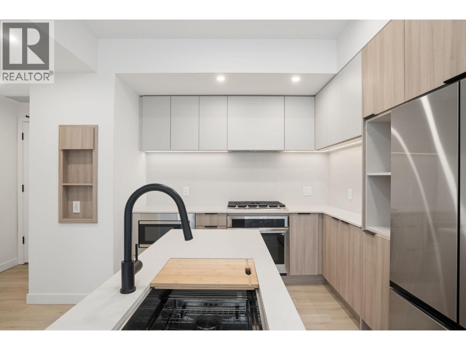 3 Bed, 2 Bath Apartment for Sale in Coquitlam – 602 623 KEMSLEY AVENUE, Coquitlam – MLS# R3111049 - Image 9