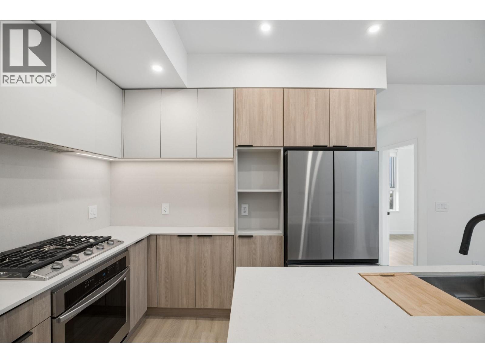 3 Bed, 2 Bath Apartment for Sale in Coquitlam – 602 623 KEMSLEY AVENUE, Coquitlam – MLS# R3111049 - Image 10